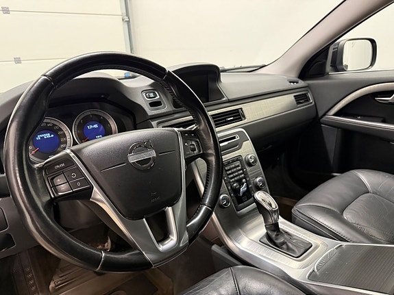 Volvo XC70 7 of 13