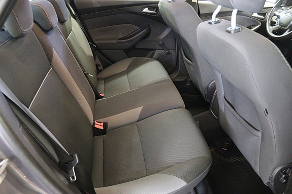 Ford Focus 9 of 13