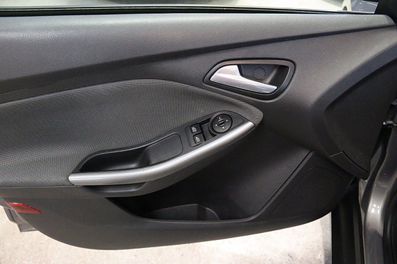 Ford Focus 7 of 13