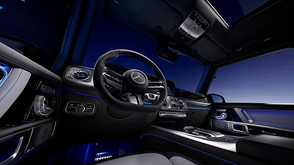 Mercedes-Benz G580 14 of 16