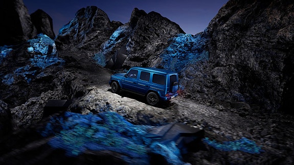 Mercedes-Benz G580 7 of 16