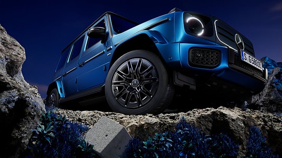 Mercedes-Benz G580 5 of 16