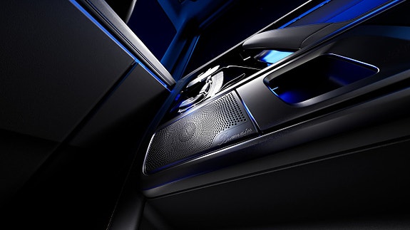 Mercedes-Benz G580 15 of 16