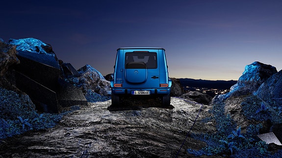 Mercedes-Benz G580 4 of 16