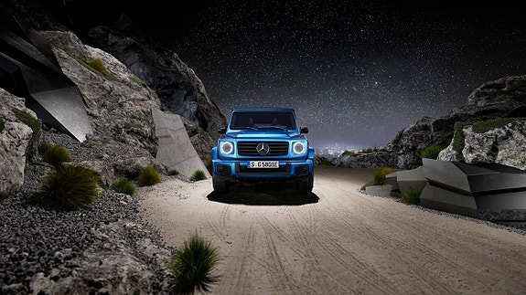 Mercedes-Benz G580 3 of 16