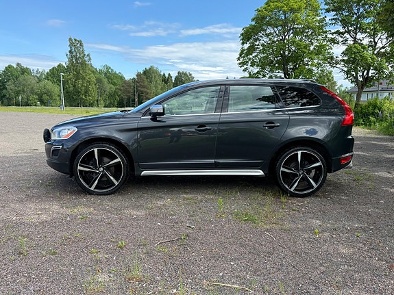 Volvo XC60 2 of 5
