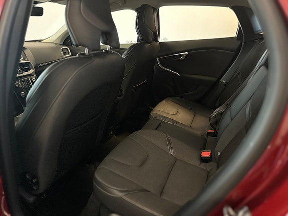Volvo V40 Cross Country 21 of 27