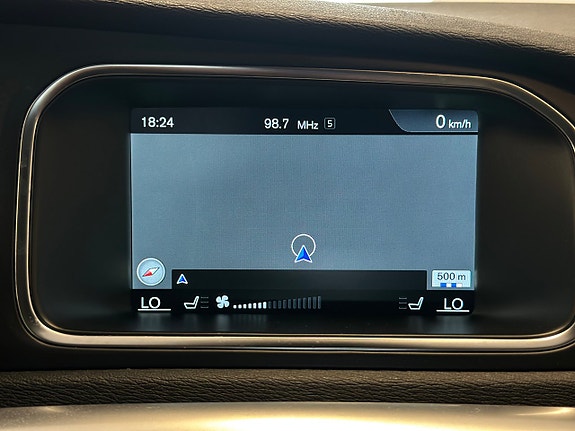 Volvo V40 Cross Country 18 of 27