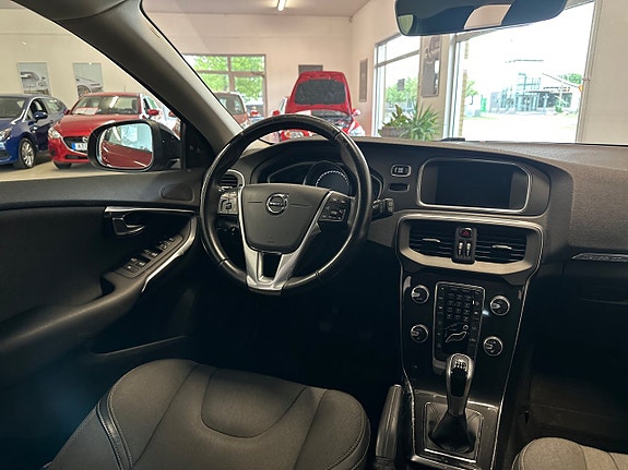 Volvo V40 Cross Country 13 of 27