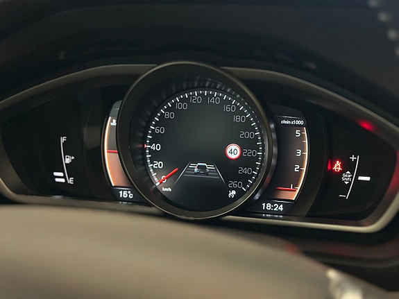 Volvo V40 Cross Country 16 of 27