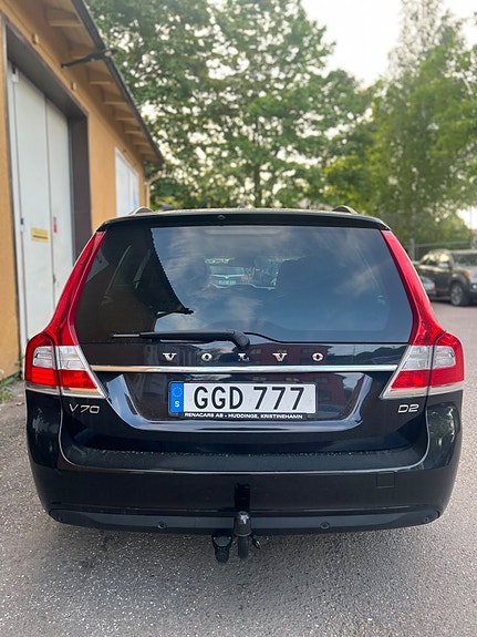 Volvo V70 4 of 5