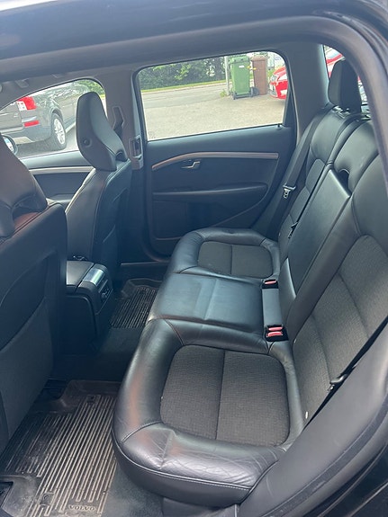 Volvo V70 7 of 8