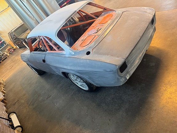 Alfa Romeo Giulia 2 of 5