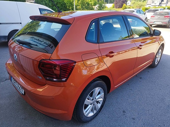 Volkswagen Polo 2 of 3