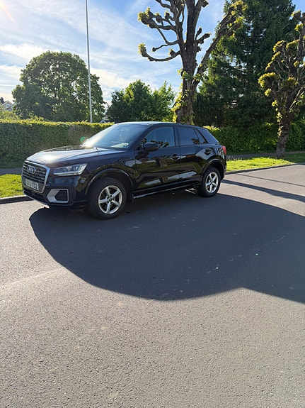 Audi Q2 2 of 5