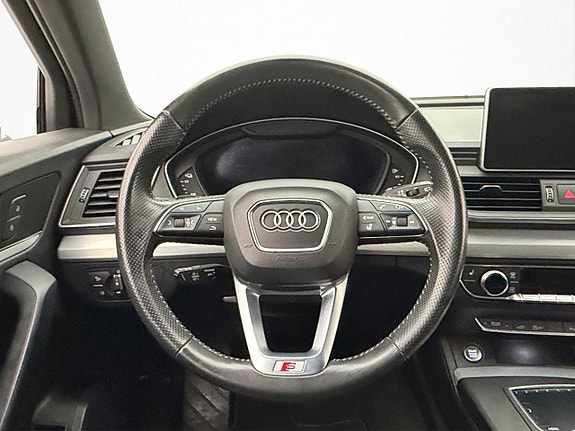 Audi Q5 12 of 30