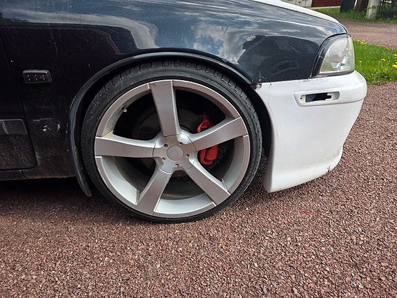 Volvo S40 2 of 5