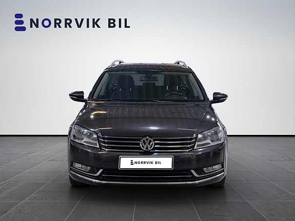Volkswagen Passat 2 of 5