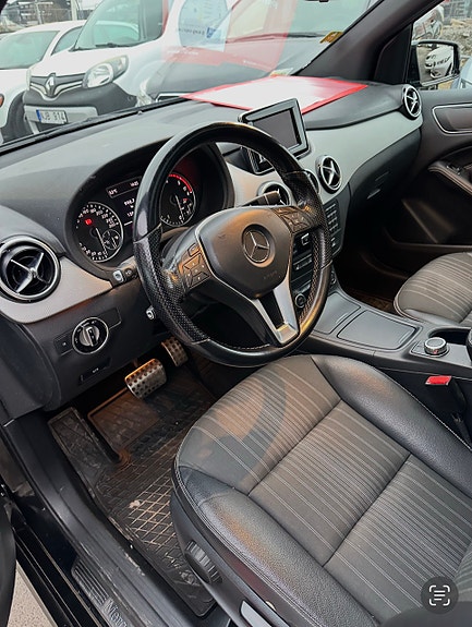 Mercedes-Benz B180 5 of 5