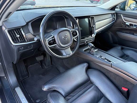 Volvo V90 Cross Country 9 of 17