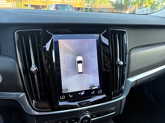 Volvo V90 Cross Country 14 of 17