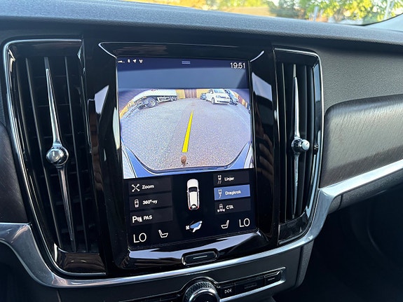 Volvo V90 Cross Country 15 of 17
