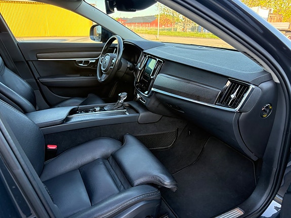 Volvo V90 Cross Country 11 of 17