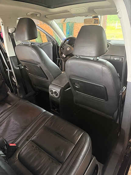 Volkswagen Tiguan 2 of 7