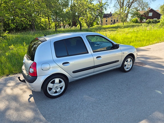 Renault Clio 3 of 5
