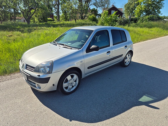Renault Clio 2 of 5