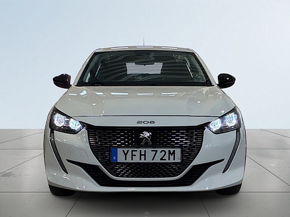 Peugeot e-208 2 of 5