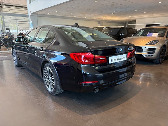 BMW 530e 3 of 5