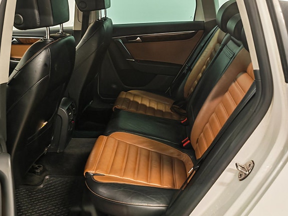 Volkswagen Passat Alltrack 8 of 17