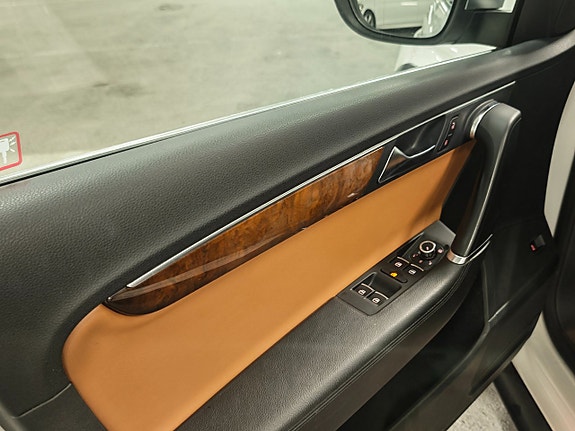 Volkswagen Passat Alltrack 10 of 17