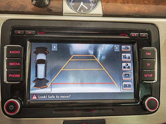 Volkswagen Passat Alltrack 17 of 17