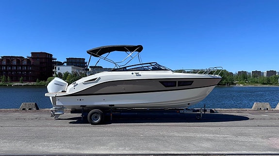Uttern D77 med Mercury F300 XL DTS – 2025 2 of 26