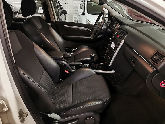 Mercedes-Benz B180 9 of 17