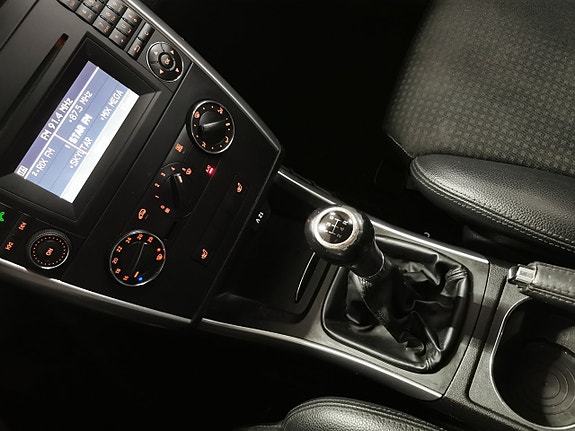 Mercedes-Benz B180 16 of 17
