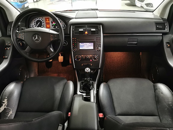 Mercedes-Benz B180 15 of 17