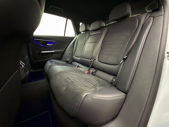 Mercedes-Benz C200 26 of 30