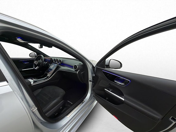 Mercedes-Benz C200 25 of 30