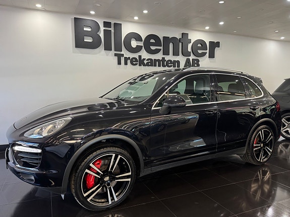 Porsche Cayenne Turbo 3 of 5