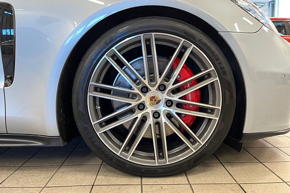 Porsche Panamera GTS 10 of 24