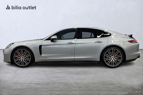 Porsche Panamera GTS 2 of 5