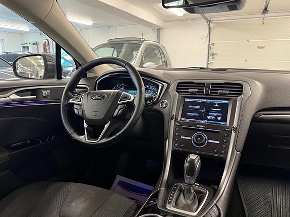 Ford Mondeo 19 of 27