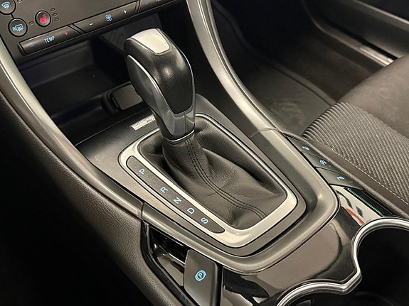 Ford Mondeo 25 of 27