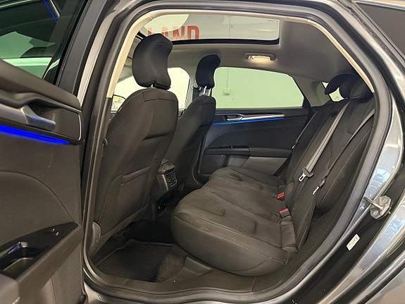 Ford Mondeo 12 of 27