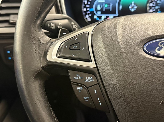 Ford Mondeo 21 of 27