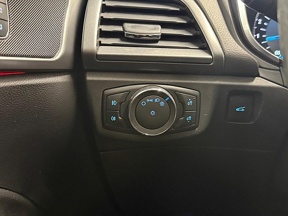 Ford Mondeo 26 of 27