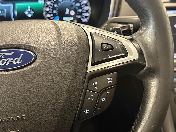 Ford Mondeo 22 of 27